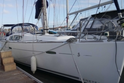 Beneteau Oceanis 43 for sale in France for €109,000 (£95,891)