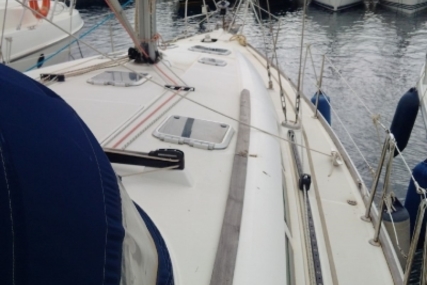 Jeanneau Sun Odyssey 45 for sale in France for €107,000 (£92,794)