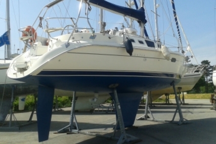 Hunter 326 for sale in France for €35,000 (£30,794)