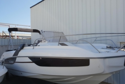 Beneteau Flyer 7.7 Sundeck for sale in France for €67,000 (£59,845)