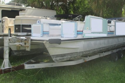 Lowe 257 Classic for sale in United States of America for $20,000 (£15,573)