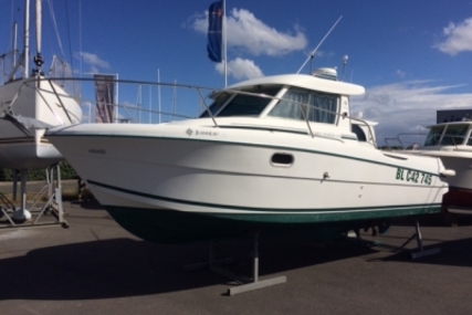 Jeanneau Merry Fisher 695 for sale in France for €22,000 (£19,679)