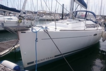 Beneteau Oceanis 31 for sale in France for €49,000 (£43,859)