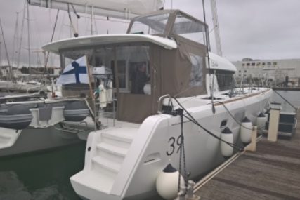 Lagoon 39 for sale in Spain for €289,000 (£251,984)
