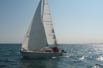 Beneteau First 25 for sale in France for €4,200 (£3,714)