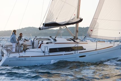 Beneteau Oceanis 31 for sale in France for €59,500 (£52,120)