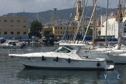 Tiara 3600 Open for sale in Italy for €162,000 (£144,687)