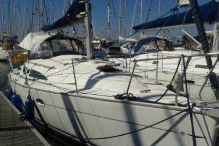 Jeanneau Sun Odyssey 32 for sale in France for €39,500 (£35,332)