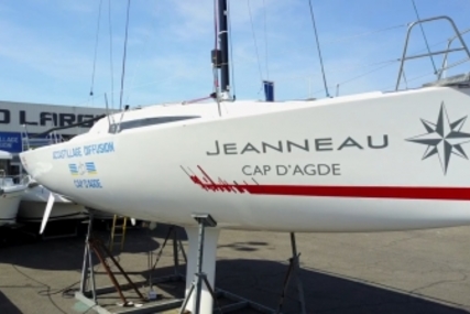 Jeanneau Sun Fast 3200 for sale in France for €139,500 (£122,869)