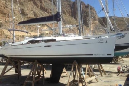 Beneteau Oceanis 31 for sale in Spain for £59,995
