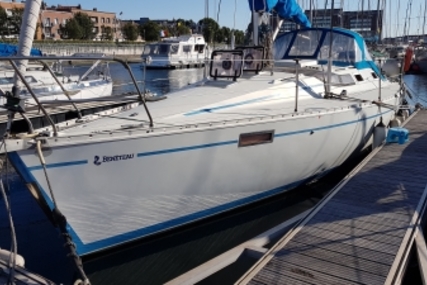 Beneteau Oceanis 350 for sale in France for 34 000 € (30 529 £)
