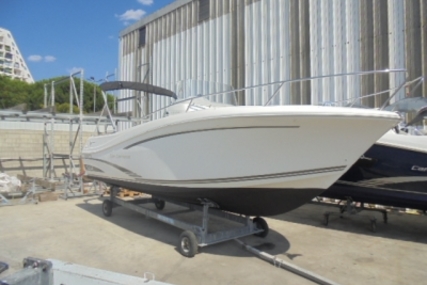 Jeanneau Cap Camarat 7.5 Cc for sale in France for €33,000 (£29,408)