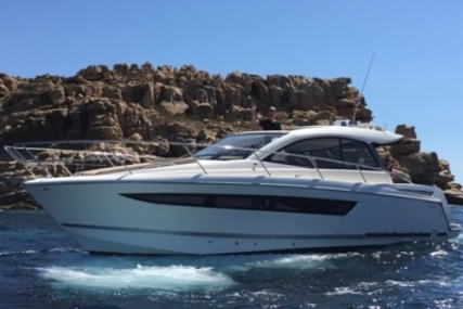 Jeanneau Leader 10 for sale in France for €129,000 (£115,833)