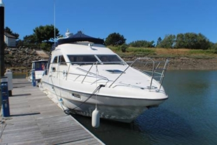 Sealine F33 for sale in United Kingdom for £77,000