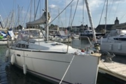 Beneteau Oceanis 37 for sale in France for €89,000 (£79,913)