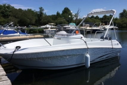Jeanneau Cap Camarat 5.5 CC for sale in France for €24,900 (£22,241)