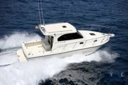 Cantieri Navali di Livorno Space 310 for sale in Italy for €65,000 (£58,181)