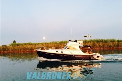 Cantieri Estensi 360 Goldstar for sale in Italy for €129,000 (£113,496)