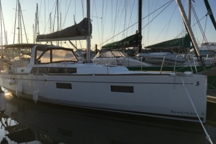 Beneteau Oceanis 38 for sale in France for €159,000 (£140,222)