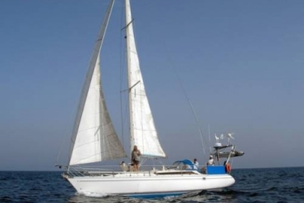 Jeanneau Sun Fizz for sale in Greece for €29,500 (£26,231)