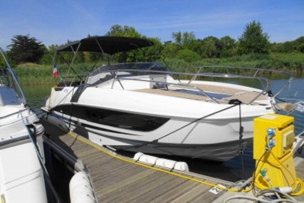 Beneteau Flyer 8.8 Sundeck for sale in France for €108,000 (£95,020)