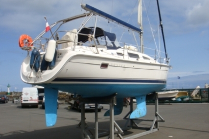 Hunter 33 BILGE KEEL for sale in France for €57,000 (£50,150)