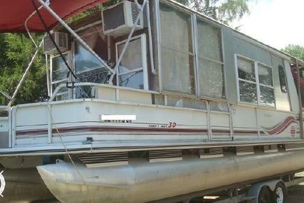 Sun Tracker Party hut 30 for sale in United States of America for $22,500 (£17,735)