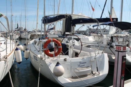 Jeanneau Sun Odyssey 33i for sale in Italy for €56,000 (£48,476) Jeanneau Sun Odyssey 33i for sale in Italy for €56,000 (£48,476)