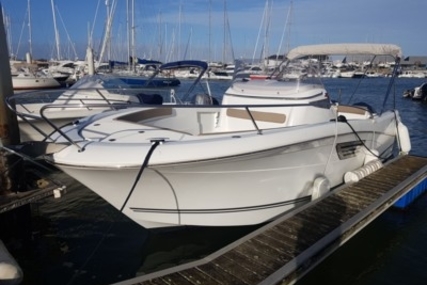 Jeanneau Cap Camarat 8.5 CC for sale in France for €75,000 (£65,719)