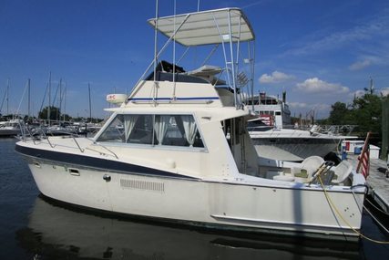 Hatteras 34C for sale in United States of America for $21,000 (£16,021) Hatteras 34C for sale in United States of America for $21,000 (£16,021)