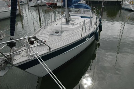 Hallberg-Rassy 352 for sale in Netherlands for €52,000 (£46,643) Hallberg-Rassy 352 for sale in Netherlands for €52,000 (£46,643)