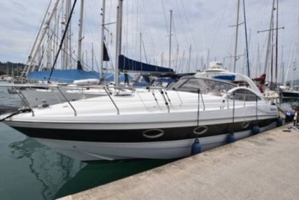 Pershing 37 for sale in Greece for €144,000 (£127,116)