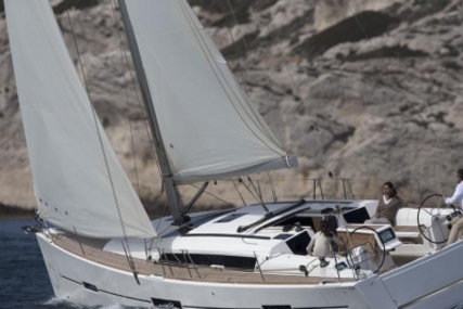 Dufour 410 GRAND LARGE for sale in France for €149,000 (£133,277)