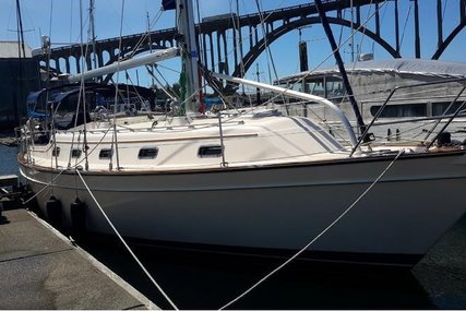 Island Packet 380 for sale in United States of America for $221,500 (£168,390)