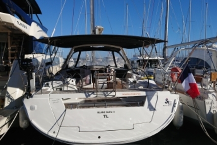 Beneteau Oceanis 45 for sale in France for €208,334 (£182,855)