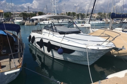 Jeanneau Cap Camarat 10.5 WA for sale in France for €160,000 (£140,154)