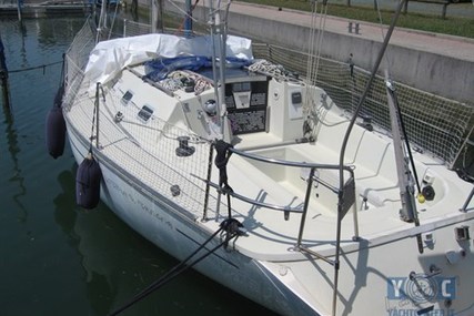 Elan 31 for sale in Italy for €18,000 (£15,773)