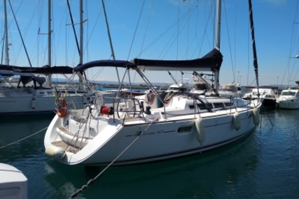 Jeanneau Sun Odyssey 42i for sale in Italy for €81,000 (£70,953)