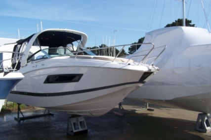 Four Winns Vista 255 for sale in France for €129,000 (£111,392)