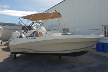 Jeanneau Cap Camarat 5.5 CC for sale in France for €17,000 (£14,957)