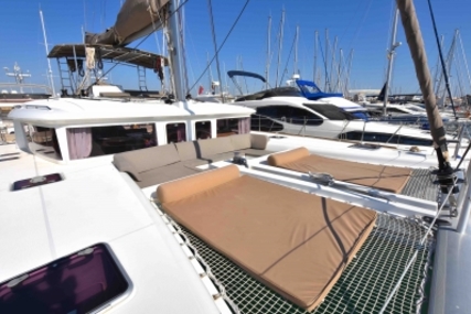 Lagoon 450 for sale in Spain for €495,000 (£440,638)