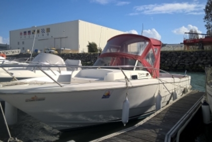 Beneteau Ombrine 700 for sale in France for €11,000 (£9,735)