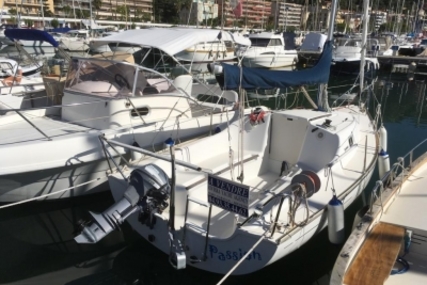 Jeanneau Sun Odyssey 2000 for sale in France for €10,900 (£9,551)