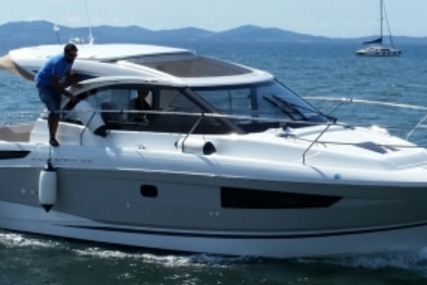 Jeanneau Leader 33 for sale in France for €240,000 (£214,877)
