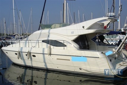 Ferretti 430 for sale in Italy for €150,000 (£131,395)