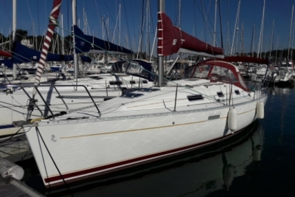 Beneteau Oceanis 311 Clipper for sale in France for €39,500 (£34,769)