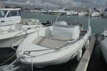 Jeanneau Cap Camarat 6.5 CC for sale in France for €27,000 (£23,659)