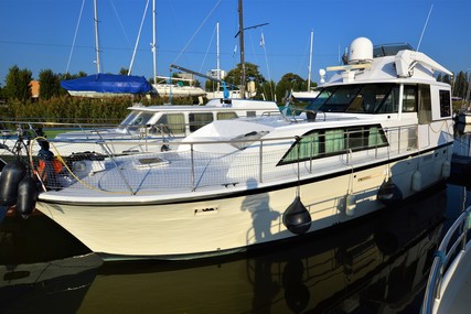 Hatteras 43 DC for sale in Belgium for €52,000 (£45,746) Hatteras 43 DC for sale in Belgium for €52,000 (£45,746)