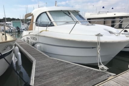 Beneteau Antares 8 for sale in France for €46,500 (£40,301)