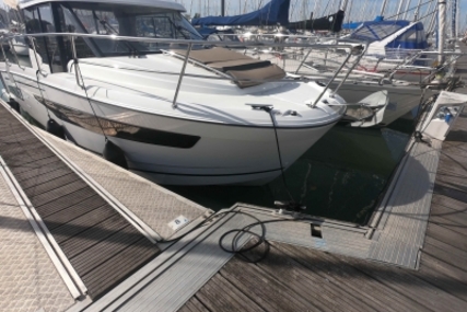 Jeanneau Merry Fisher 895 for sale in France for €107,000 (£94,196)